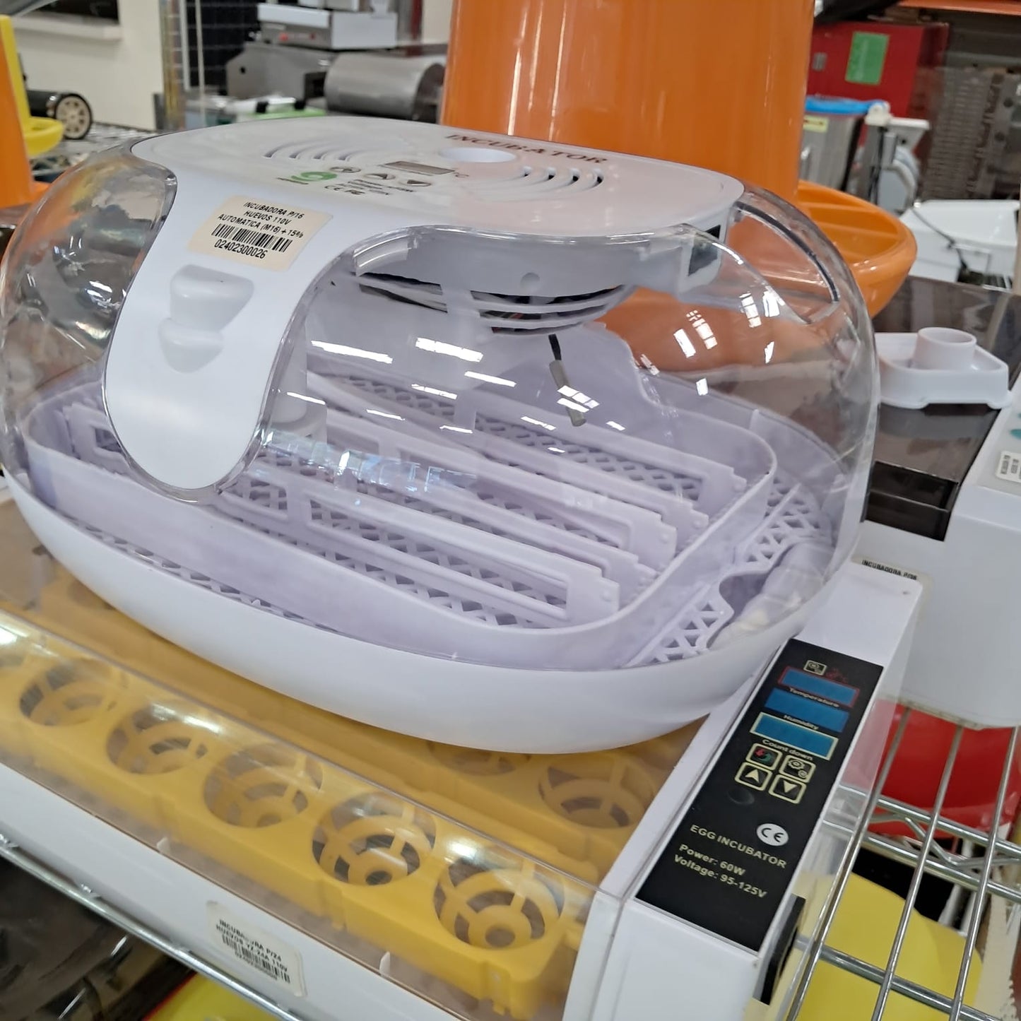 ENCUBADORA DE 16 HUEVOS