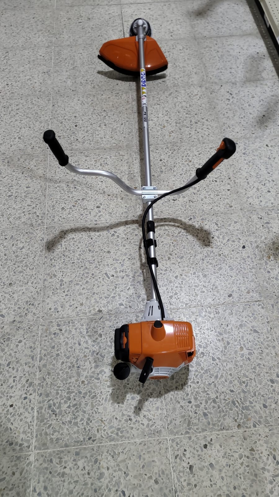 CHAPEADORA STIHL DE HILO Y DE CUCHILLA