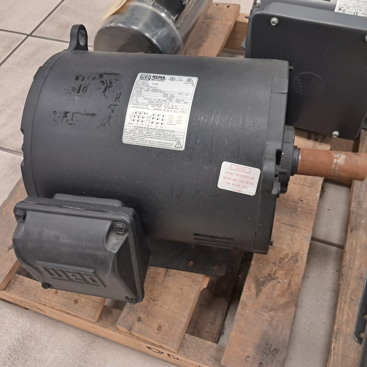 MOTOR TRIFASICO WEG DE 10 HP / 1777 RPM