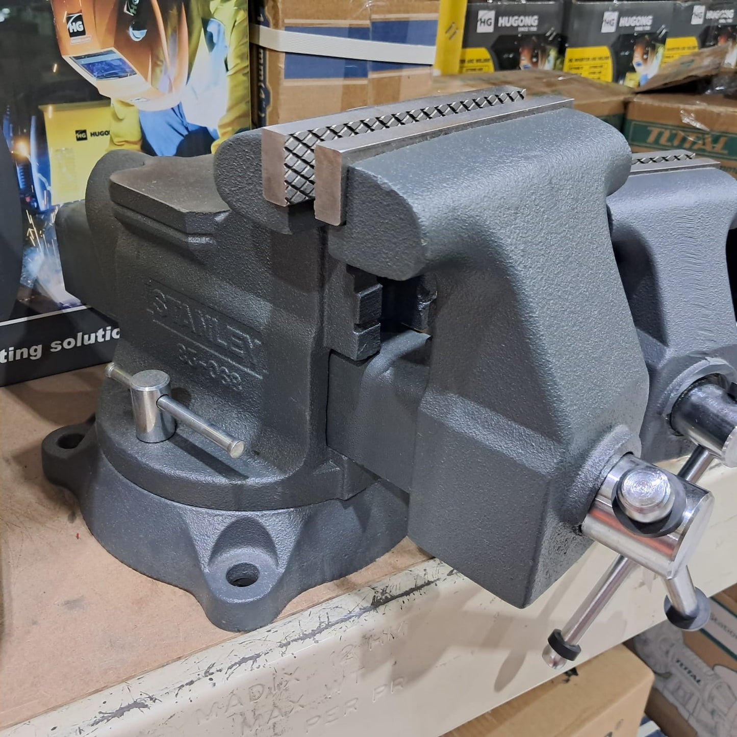 PRENSA DE BANCO DE 6 PULGADAS STANLEY