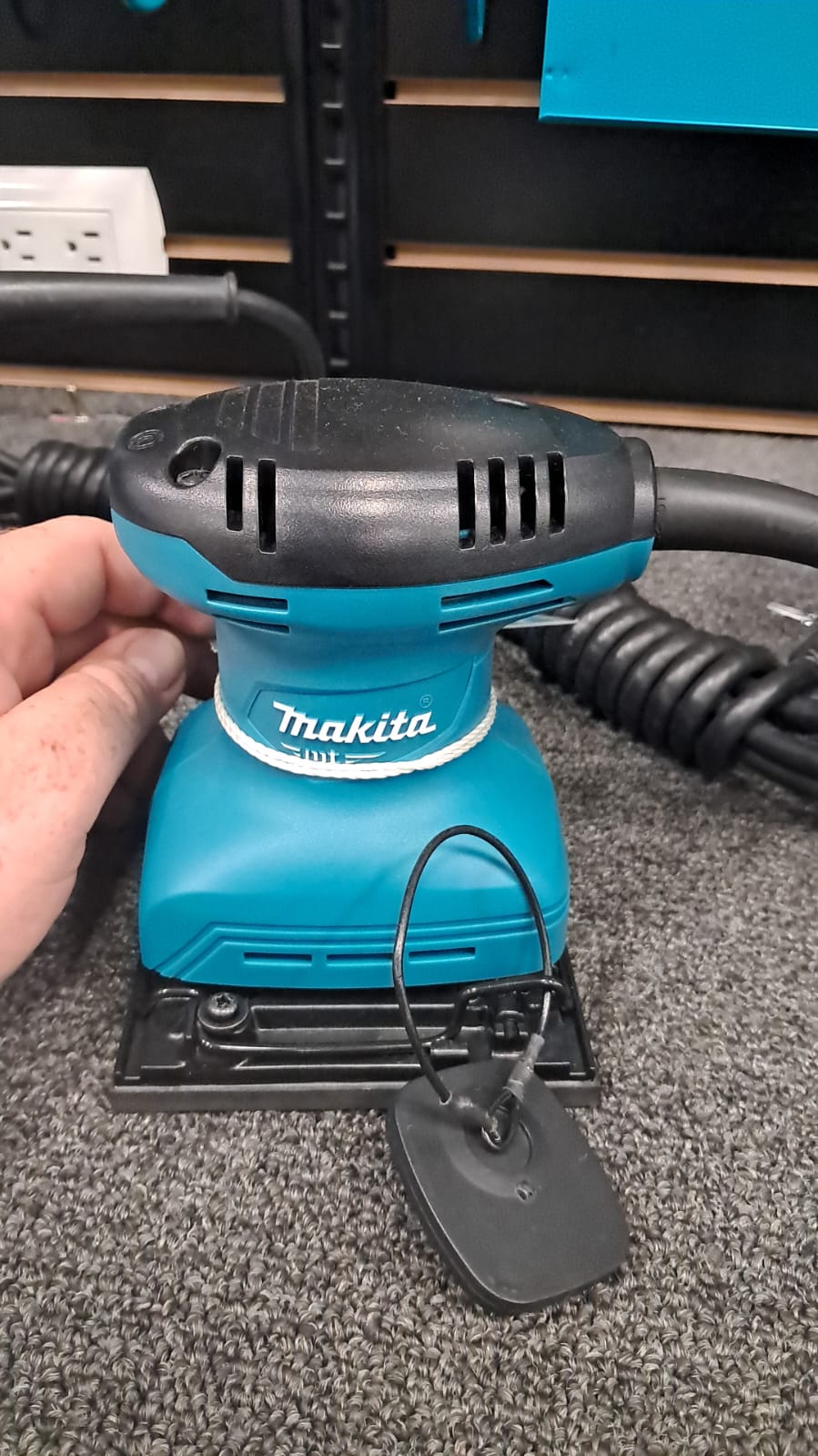LIJADORA CUADRADA MAKITA
