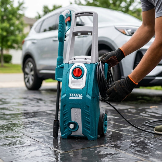 Electric Pressure Washer — Estilo de Vida - Producto en Uso | Generated by Modelize