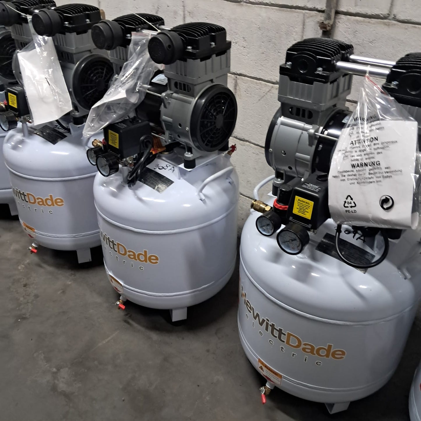 COMPRESOR DENTAL DE 12 GALONES SILENCIOSO MARCA HEWITT DADE