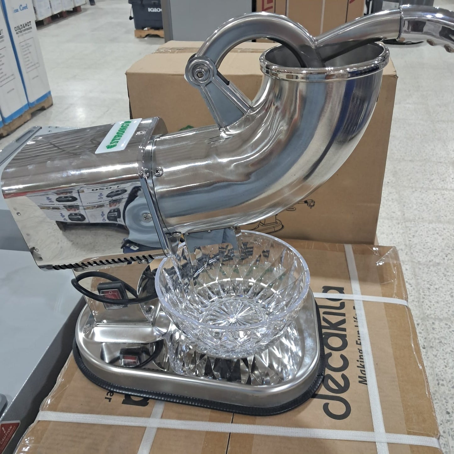 MAQUINA DE HACER NIEVES DE 2 CUCHILLAS