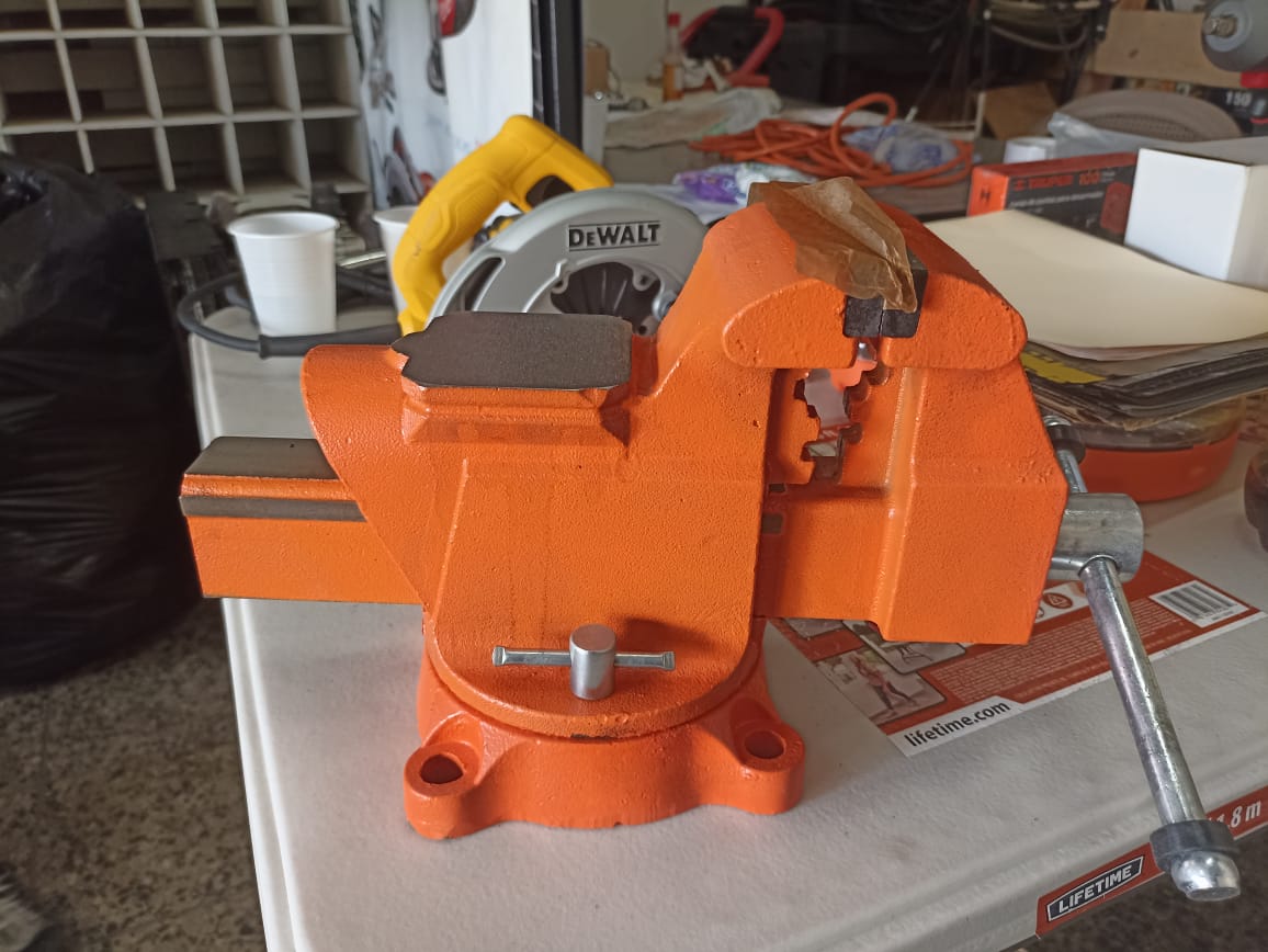 PRENSA DE BANCO INDUSTRIAL DE 4 PULGADAS TRUPER