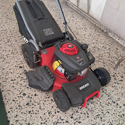 CORTADORA DE CESPED CON TRACCION DUCATI