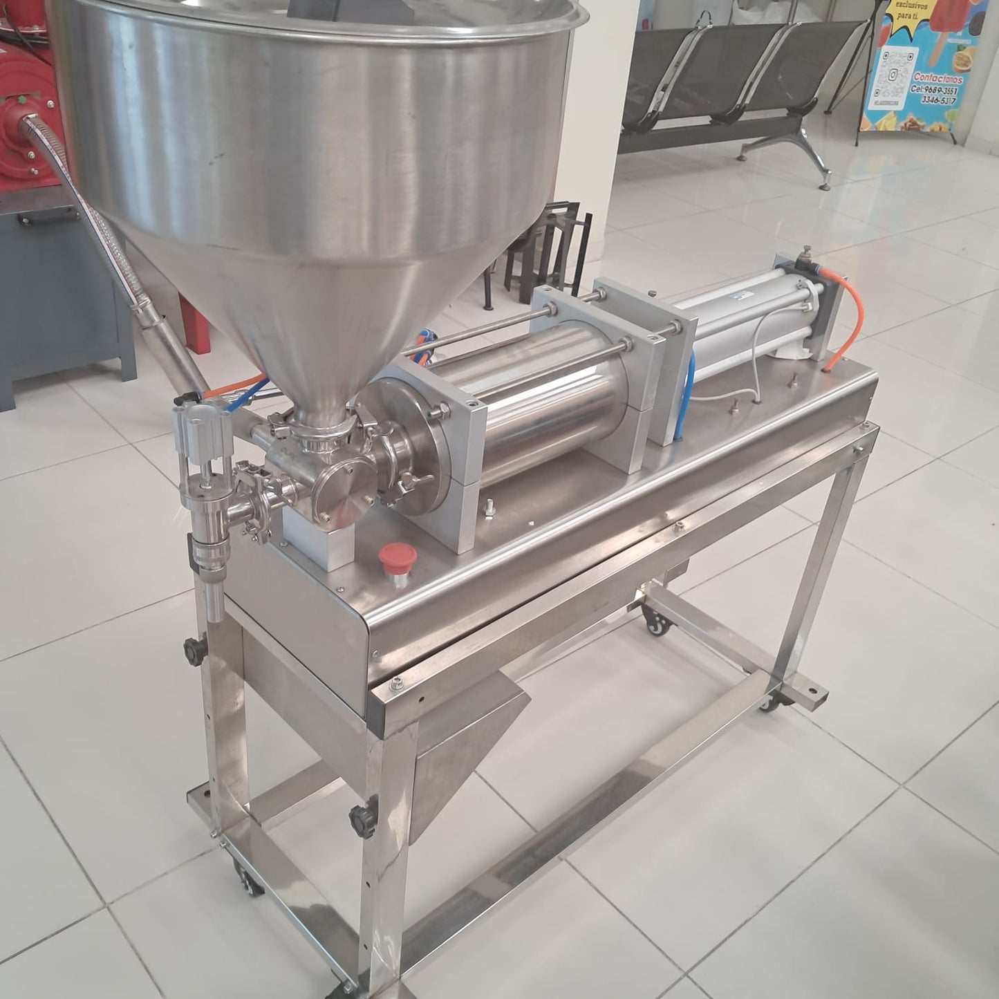LLENADORA DE LIQUIDOS Y CREMAS DE 1 GALON