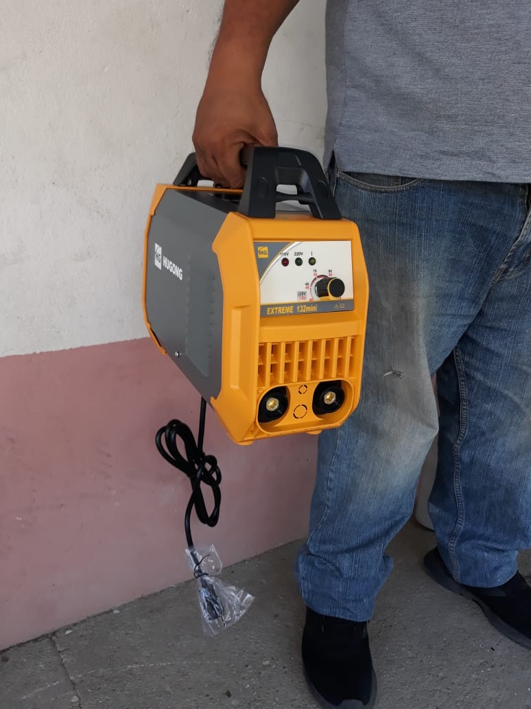 SOLDADORA INVERTER DE 130 AMPERIOS
