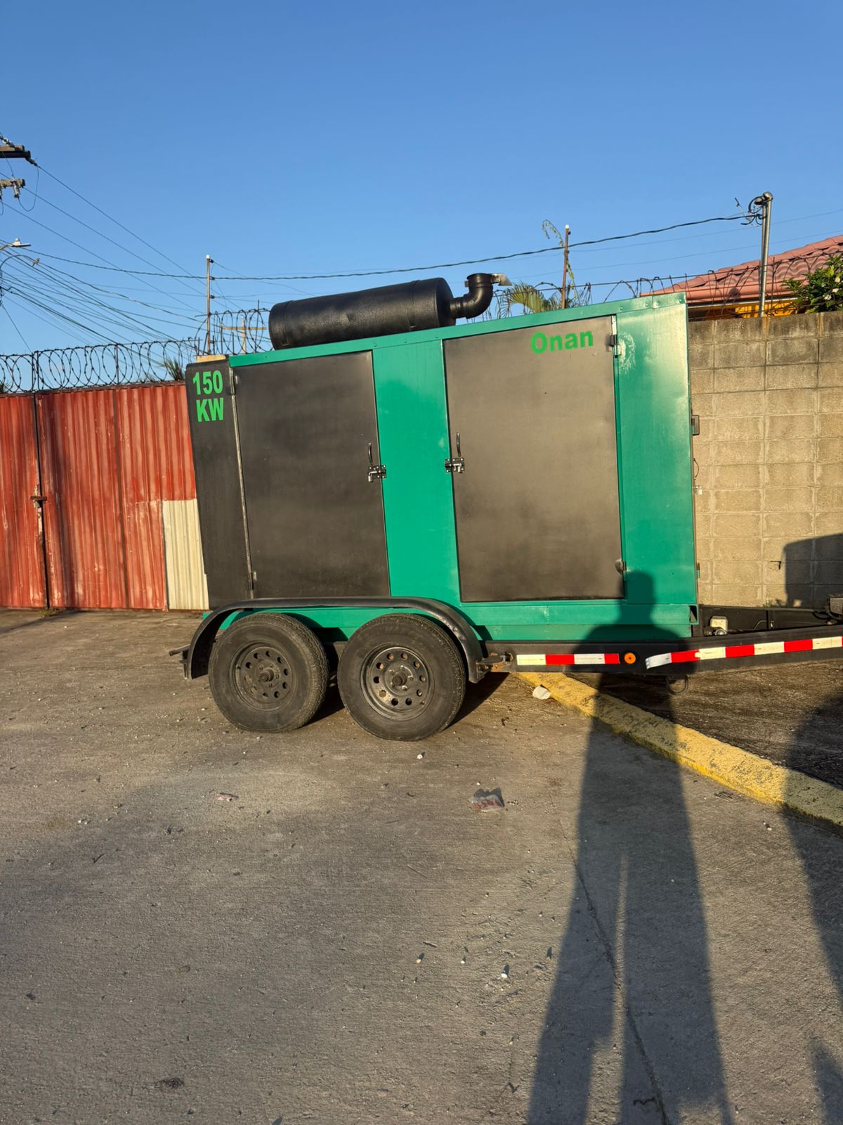 GENERADOR ELECTRICO INDUSTRIAL DE 150 KW CON REMOLQUE DE DOBLE EJE
