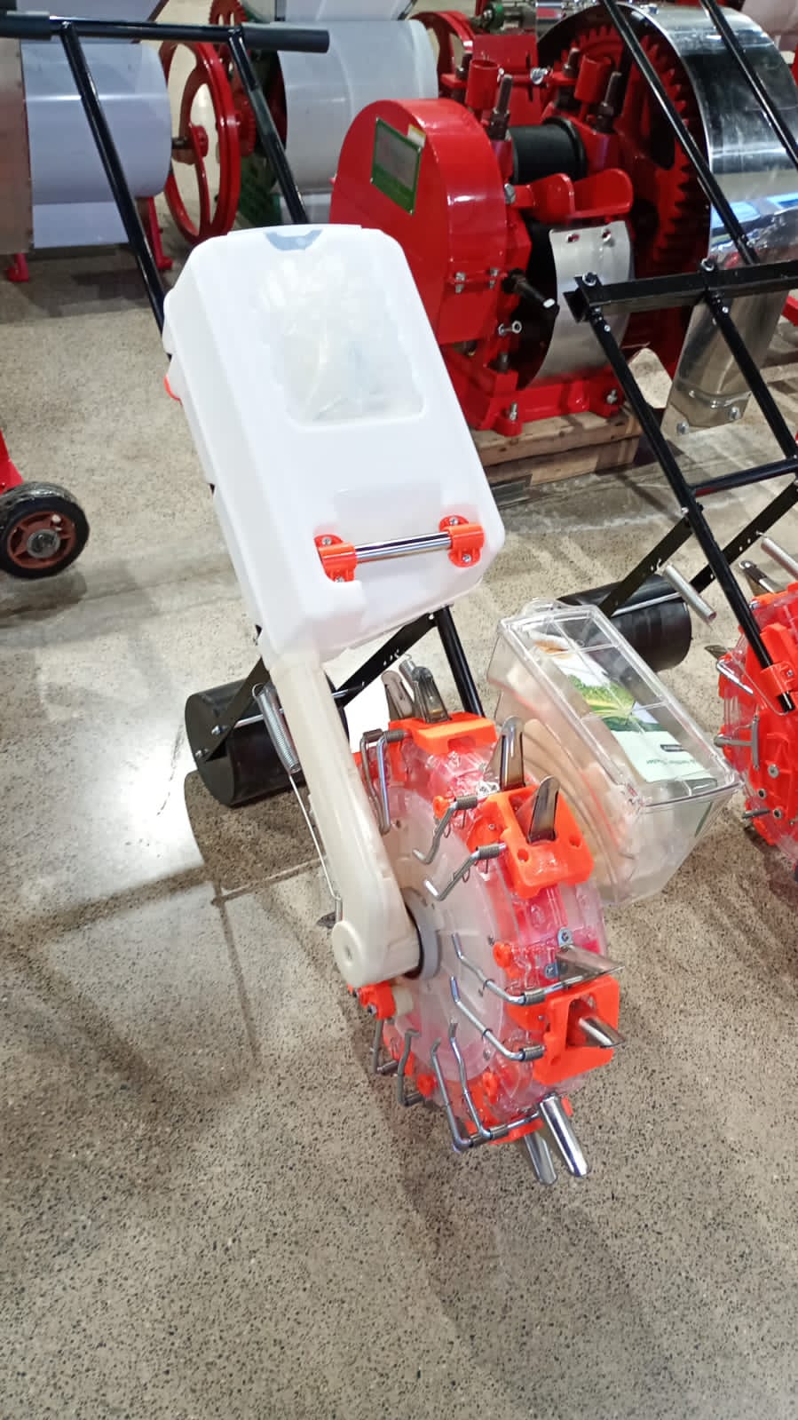 SEMBRADORA Y ABONADORA MANUAL BRUNELLI