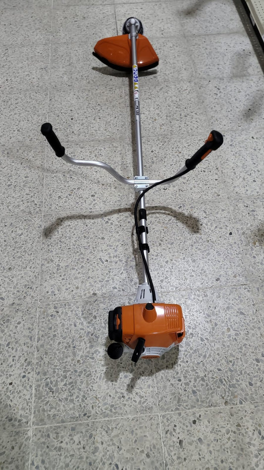 CHAPEADORA STIHL DE HILO Y DE CUCHILLA