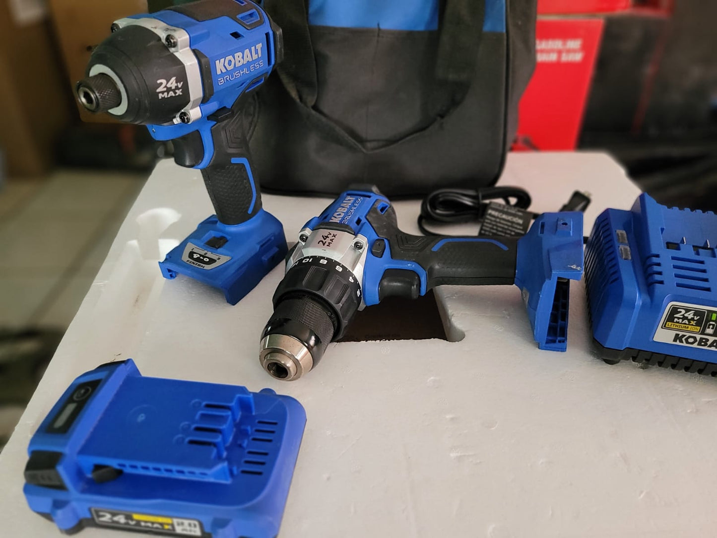 COMBO DE TALADROS INALAMBRICOS KOBALT DE 24 VOLTIOS