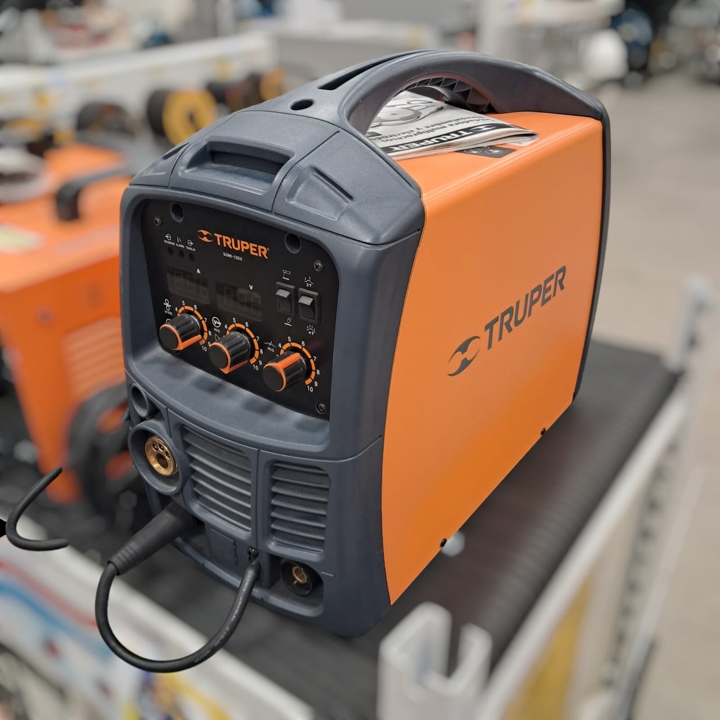 SOLDADORA TRUPER MULTIPROCESO DE 130 AMPERIOS