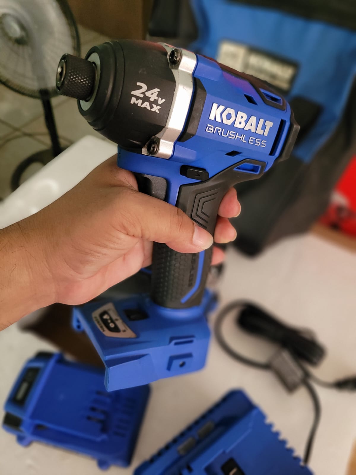 COMBO DE TALADROS INALAMBRICOS KOBALT DE 24 VOLTIOS