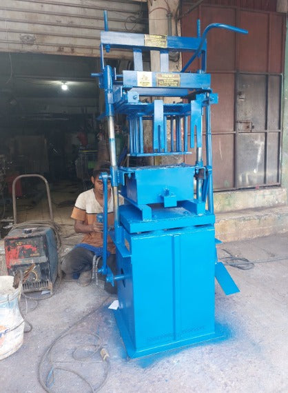MAQUINA PEQUEÑA FIJA PARA HACER BLOQUES