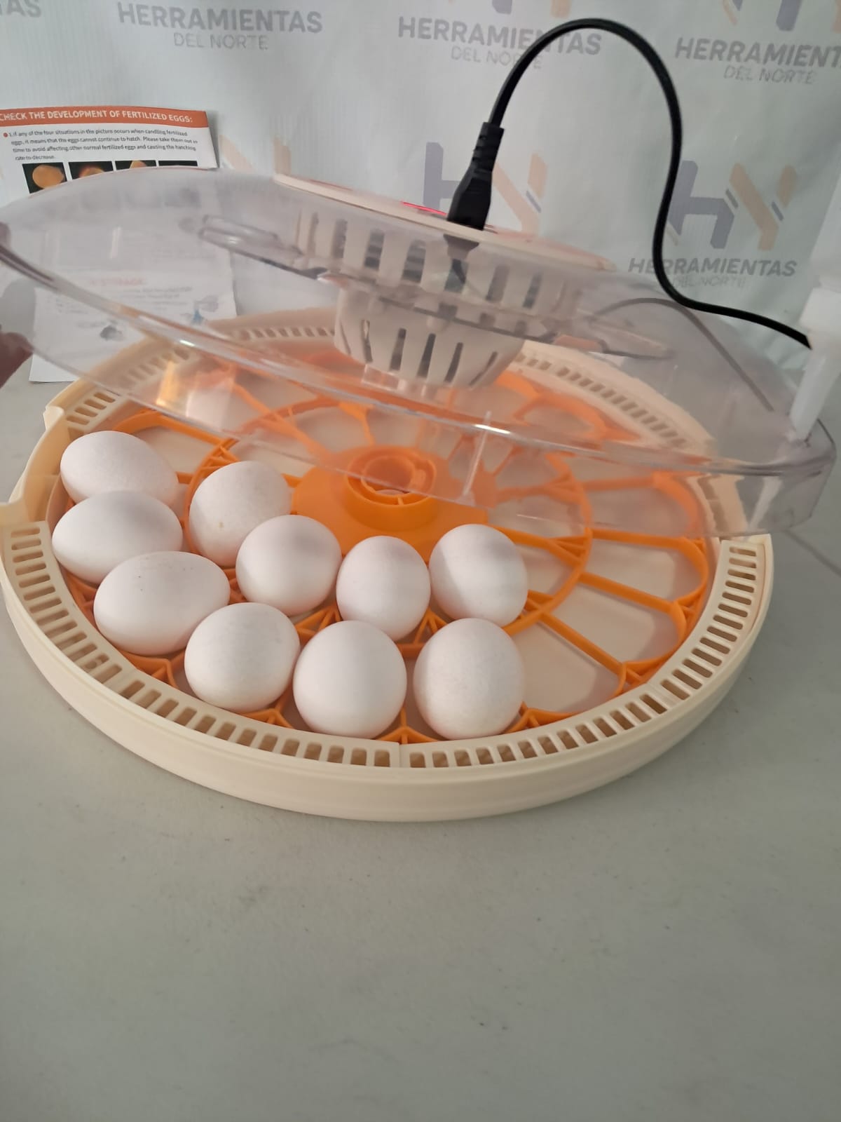 ENCUBADORA DE 30 HUEVOS