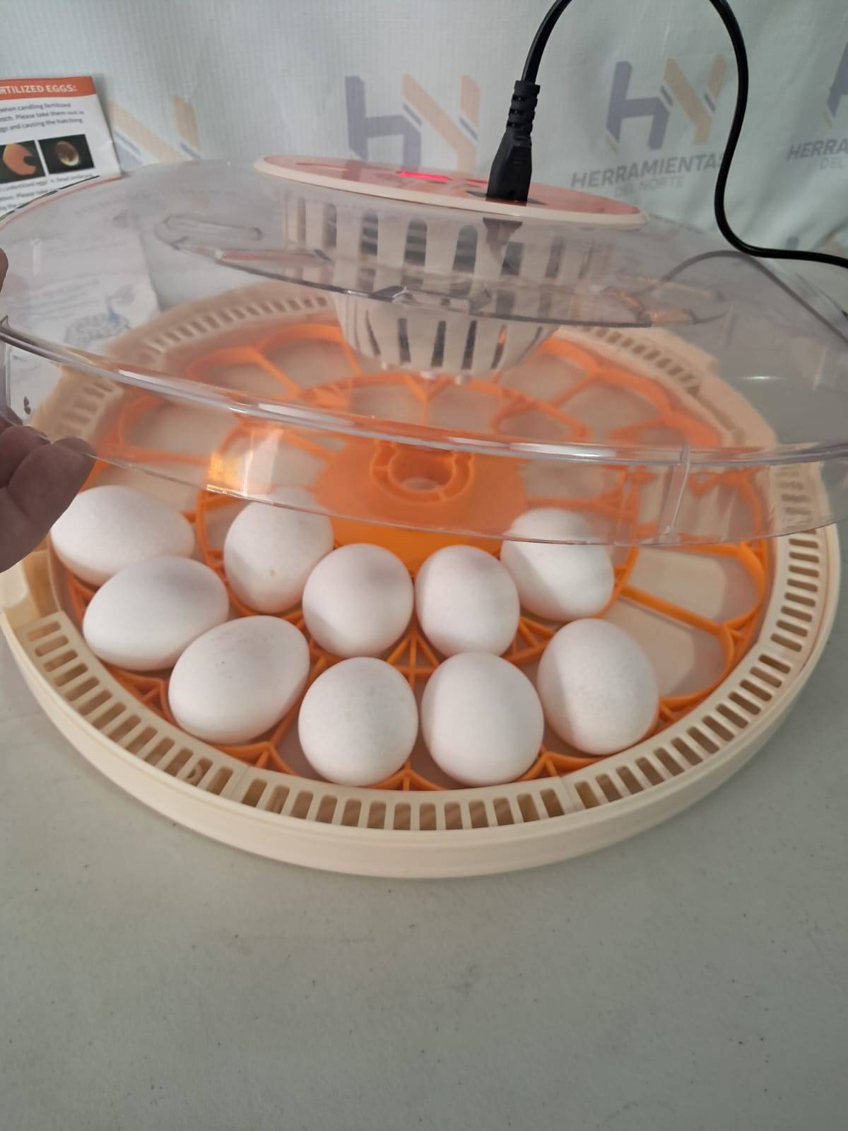 ENCUBADORA DE 30 HUEVOS