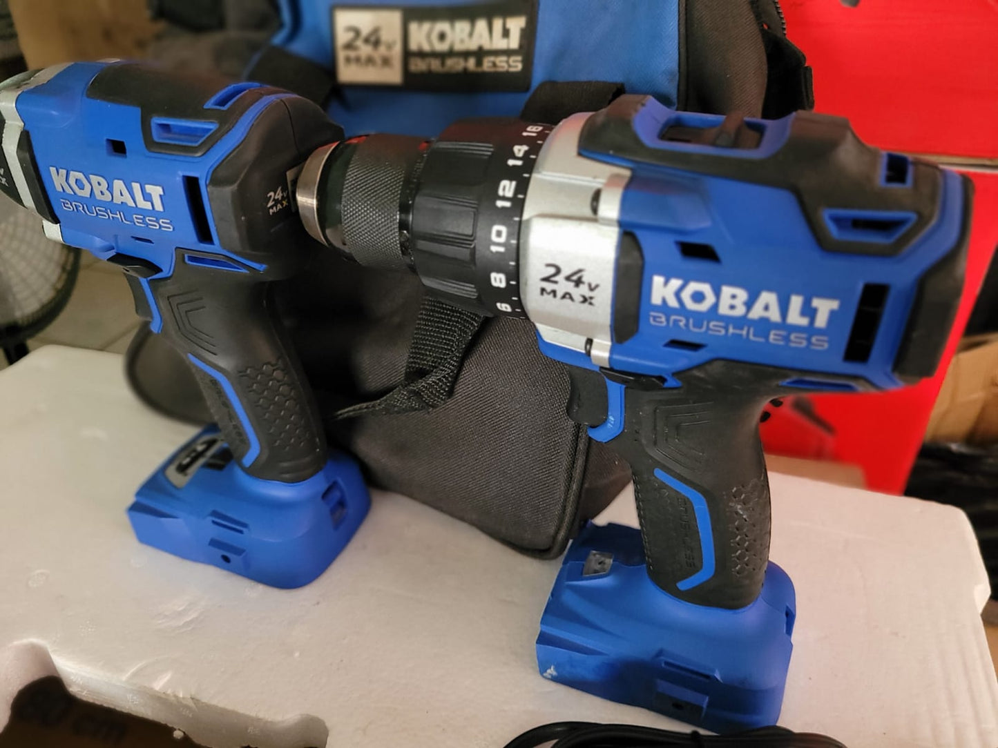 COMBO DE TALADROS INALAMBRICOS KOBALT DE 24 VOLTIOS