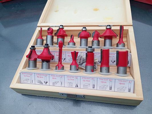 KIT DE CUCHILLAS PARA ROUTER DE 1/2 DE 15 PIEZAS