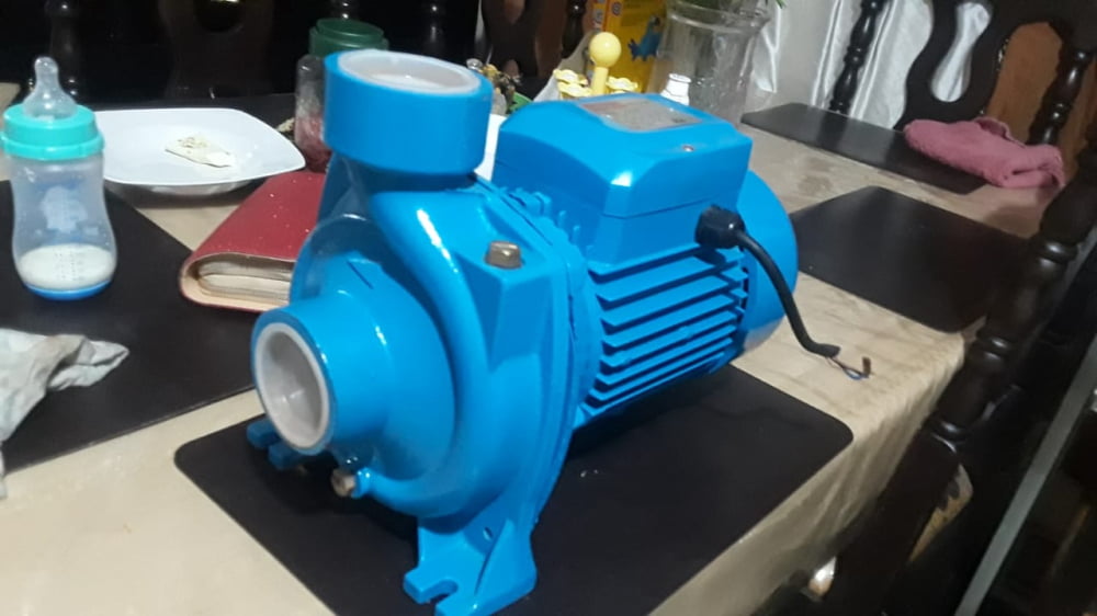 BOMBA DE AGUA DE 2 HP DE 2X2 PULGADAS y 220V VOLTS