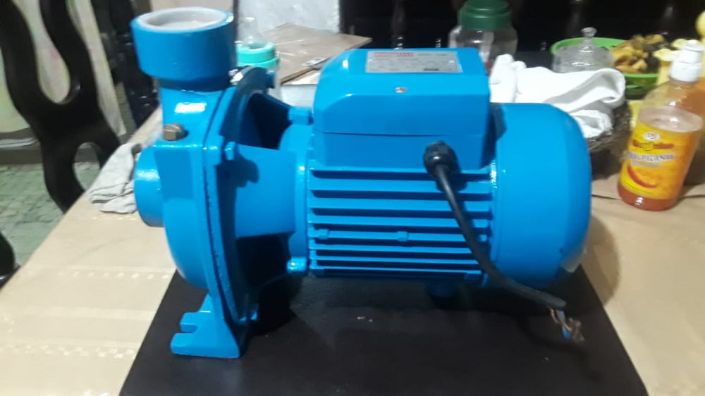 BOMBA DE AGUA DE 2 HP DE 2X2 PULGADAS y 220V VOLTS
