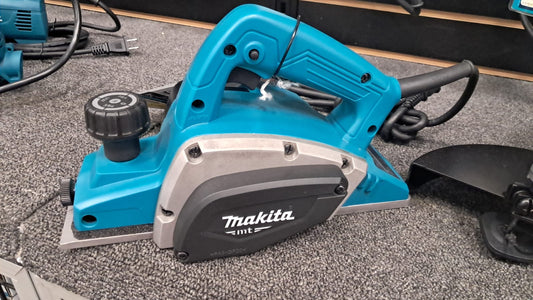 CEPILLO ELECTRICO MAKITA DE 82mm (3-1/4") (MT-M1902B)