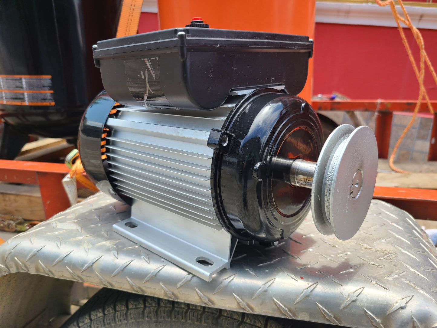 MOTOR DE 4 HP DE 3500 RPM TRUPER CON POLEA