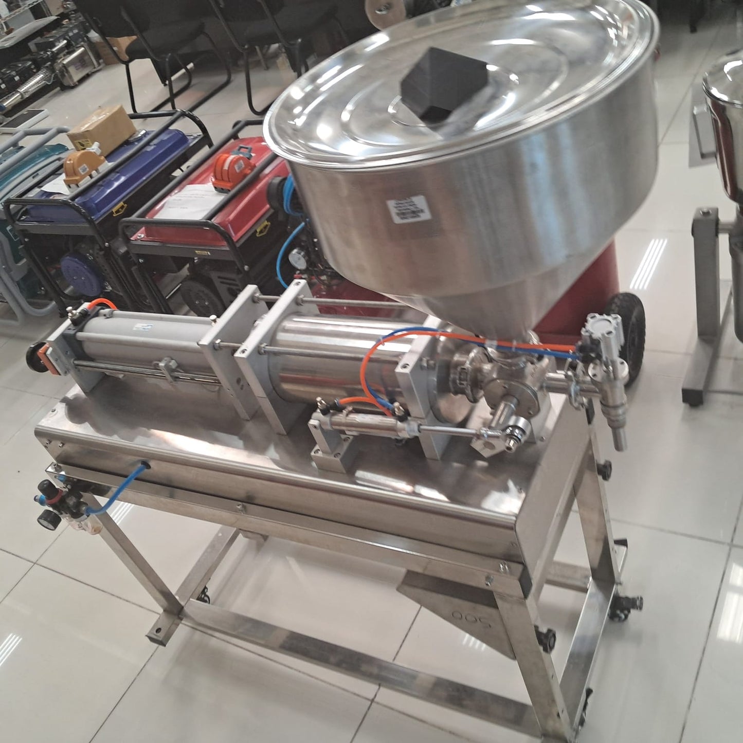 LLENADORA DE LIQUIDOS Y CREMAS DE 1 LITRO
