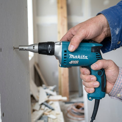 Drywall Screwdriver — Estilo de Vida - Producto en Uso | Generated by Modelize