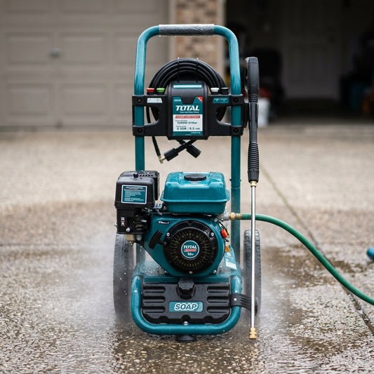 Gas-powered pressure washer — Estilo de Vida - Producto en Uso | Generated by Modelize